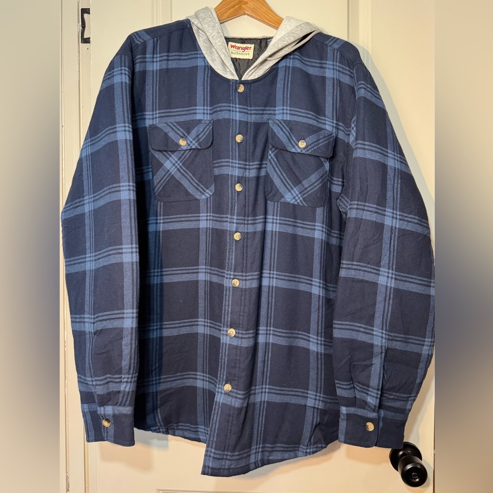 NWOT Wrangler Men's Plaid Button-Up Quilted Hooded Jacket Size XL